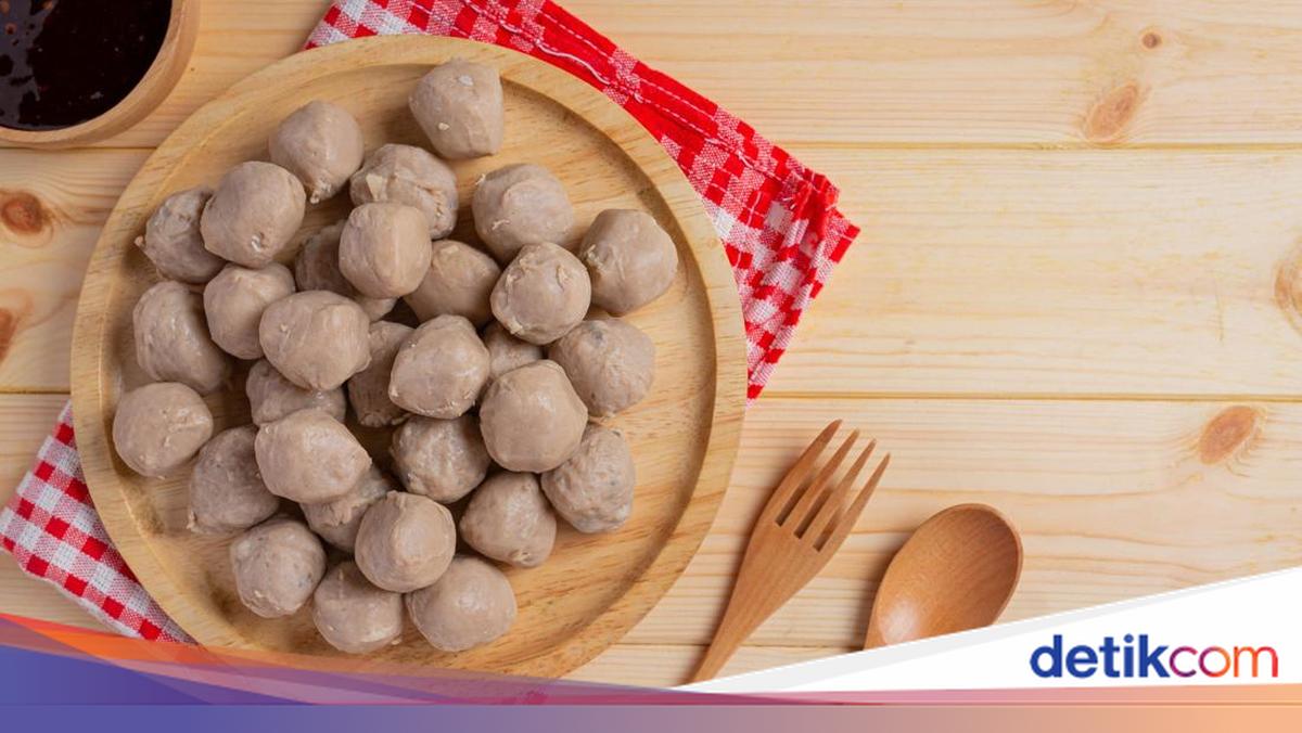 Bakso Sapi Bu Wati: Kenikmatan yang Menggigit Jiwa di Cilacap