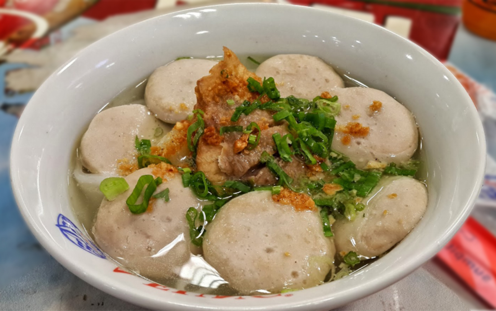 Bakso Sapi Bu Wati: Rasa yang Menggigit Jiwa di Setiap Gigitan